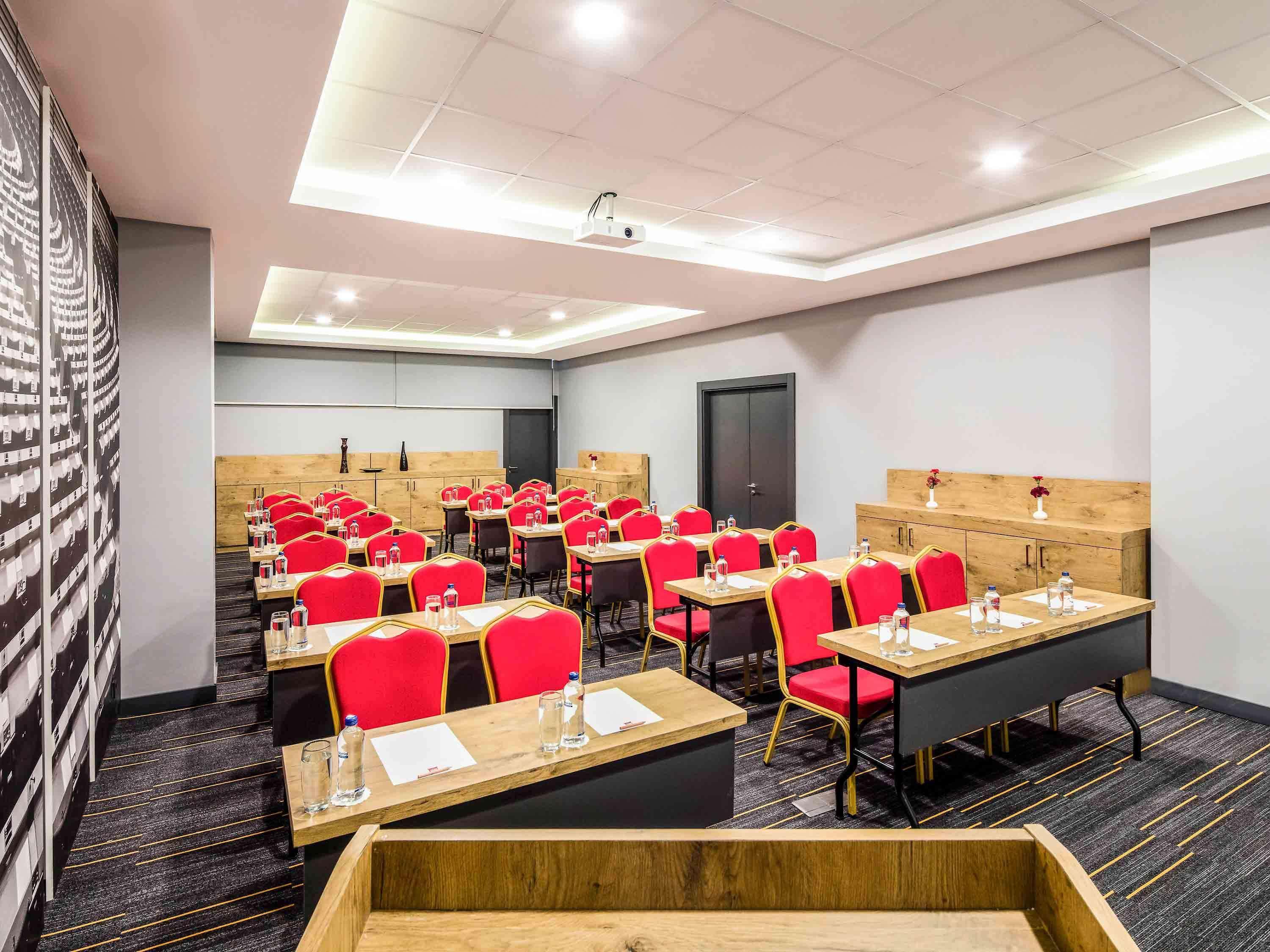 Ibis Istanbul West Hotel Bagian luar foto