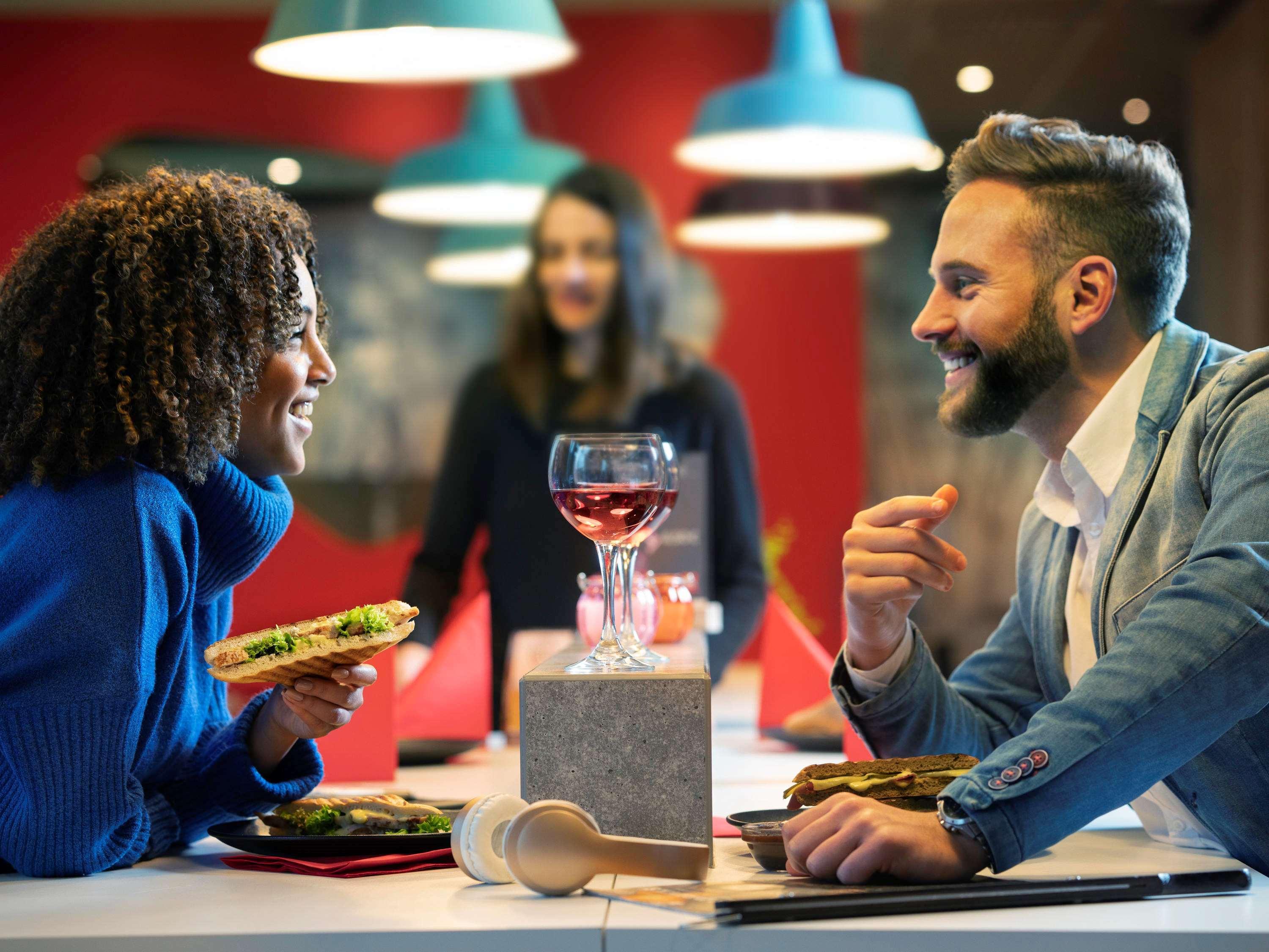 Ibis Istanbul West Hotel Bagian luar foto