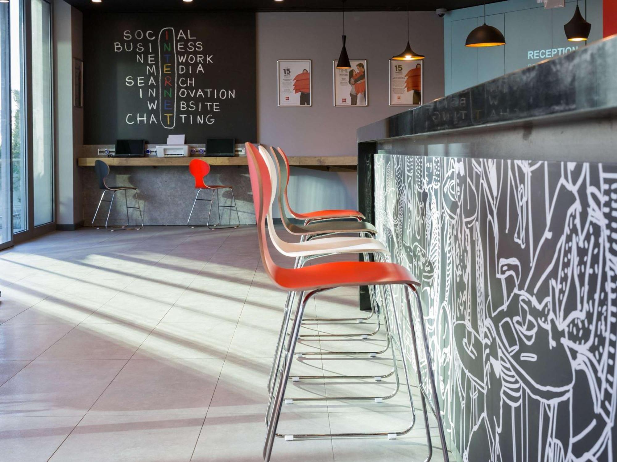 Ibis Istanbul West Hotel Bagian luar foto
