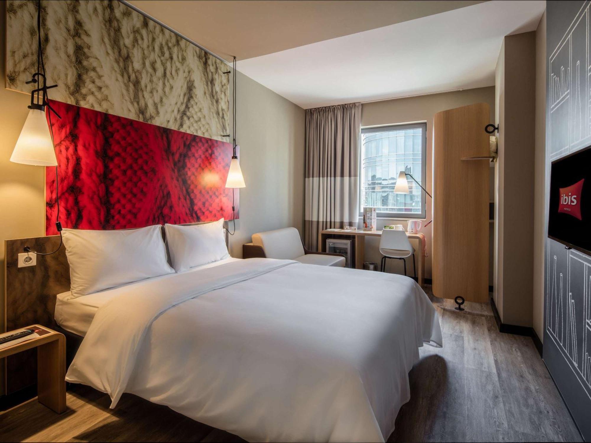 Ibis Istanbul West Hotel Bagian luar foto