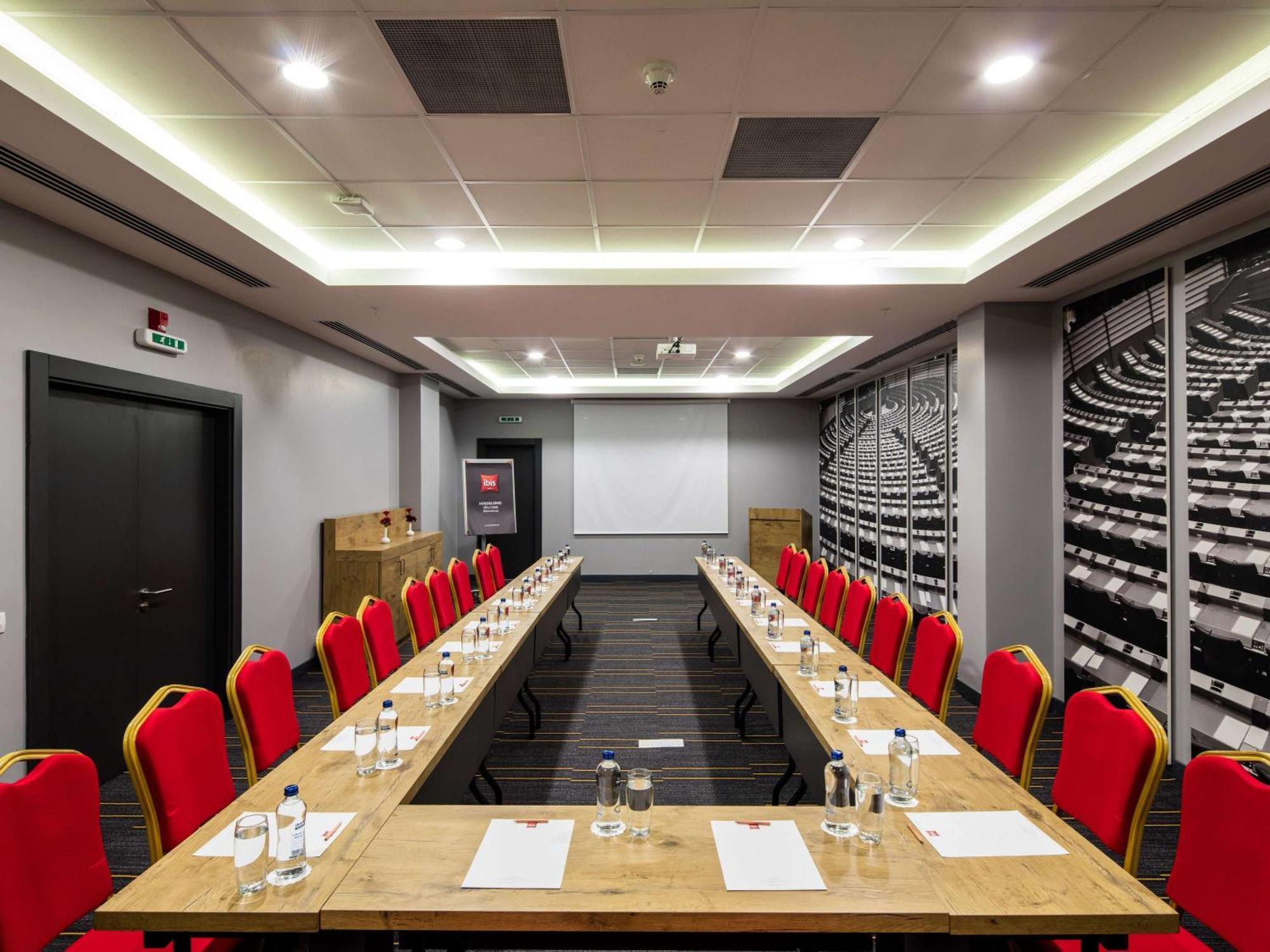 Ibis Istanbul West Hotel Bagian luar foto