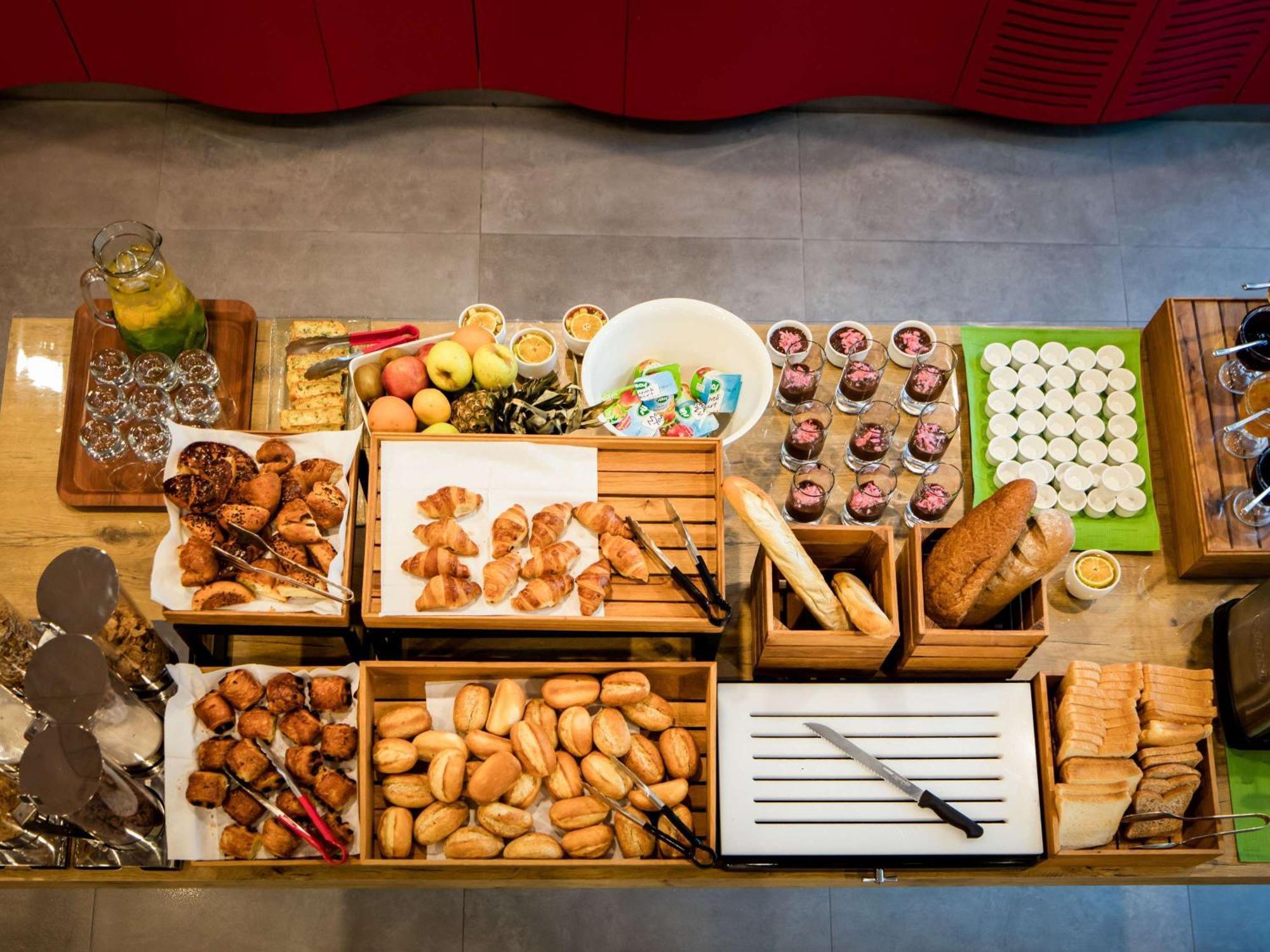 Ibis Istanbul West Hotel Bagian luar foto