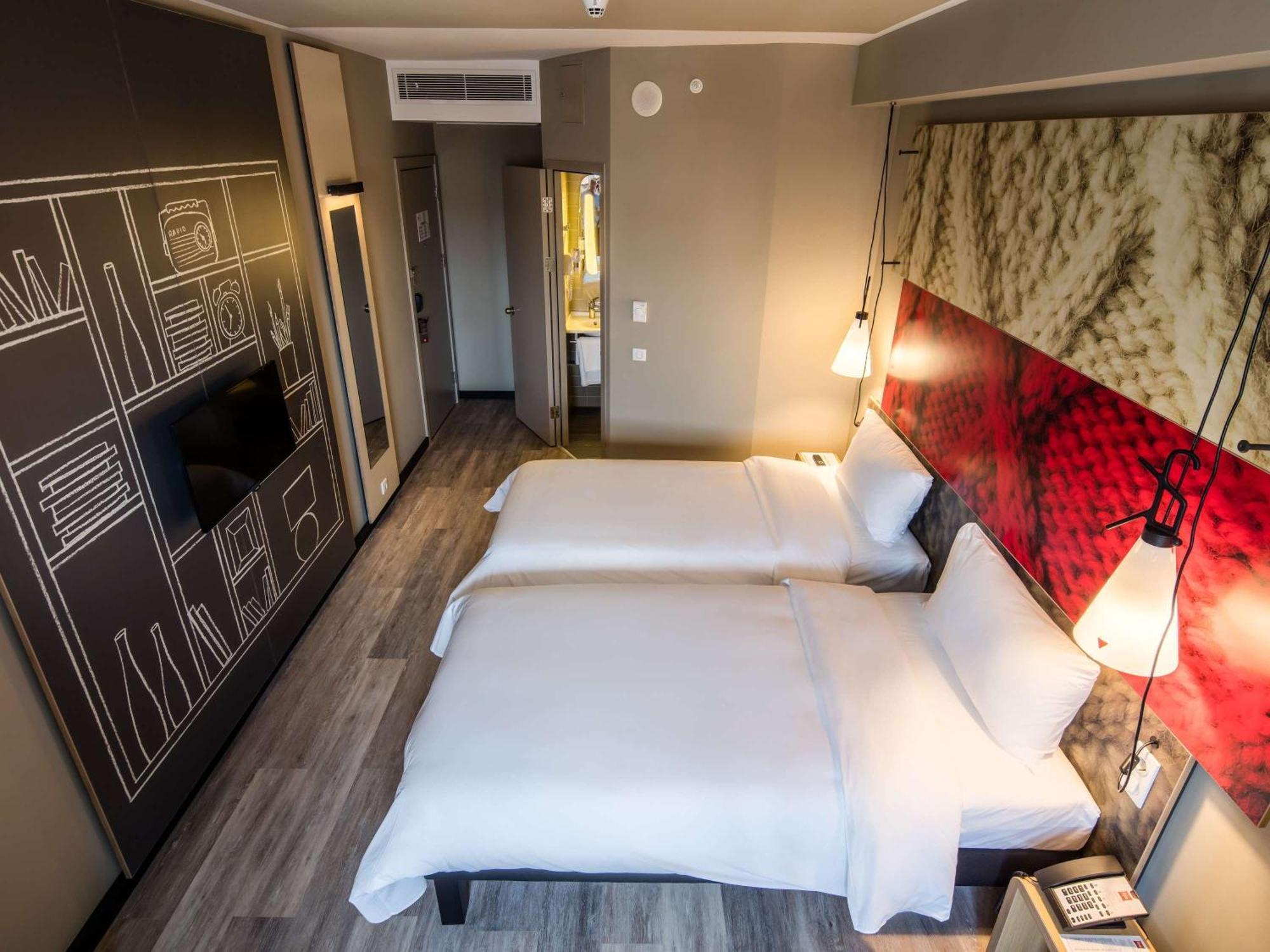 Ibis Istanbul West Hotel Bagian luar foto