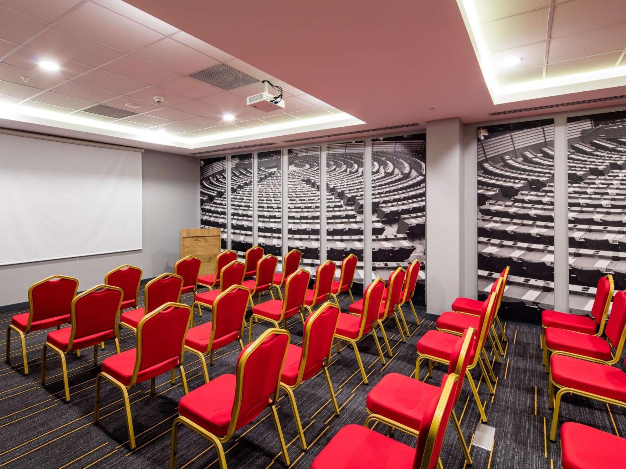 Ibis Istanbul West Hotel Bagian luar foto