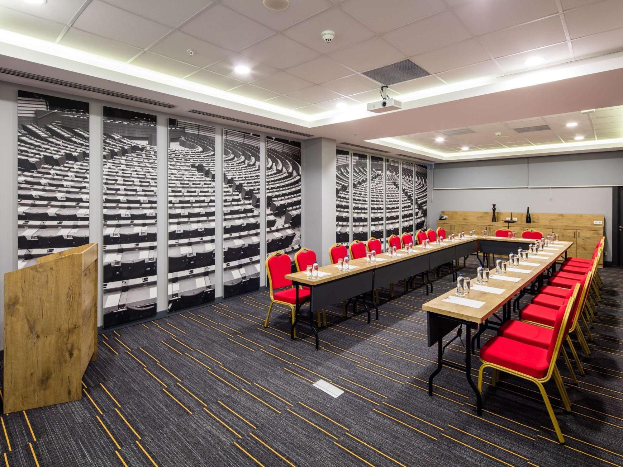 Ibis Istanbul West Hotel Bagian luar foto