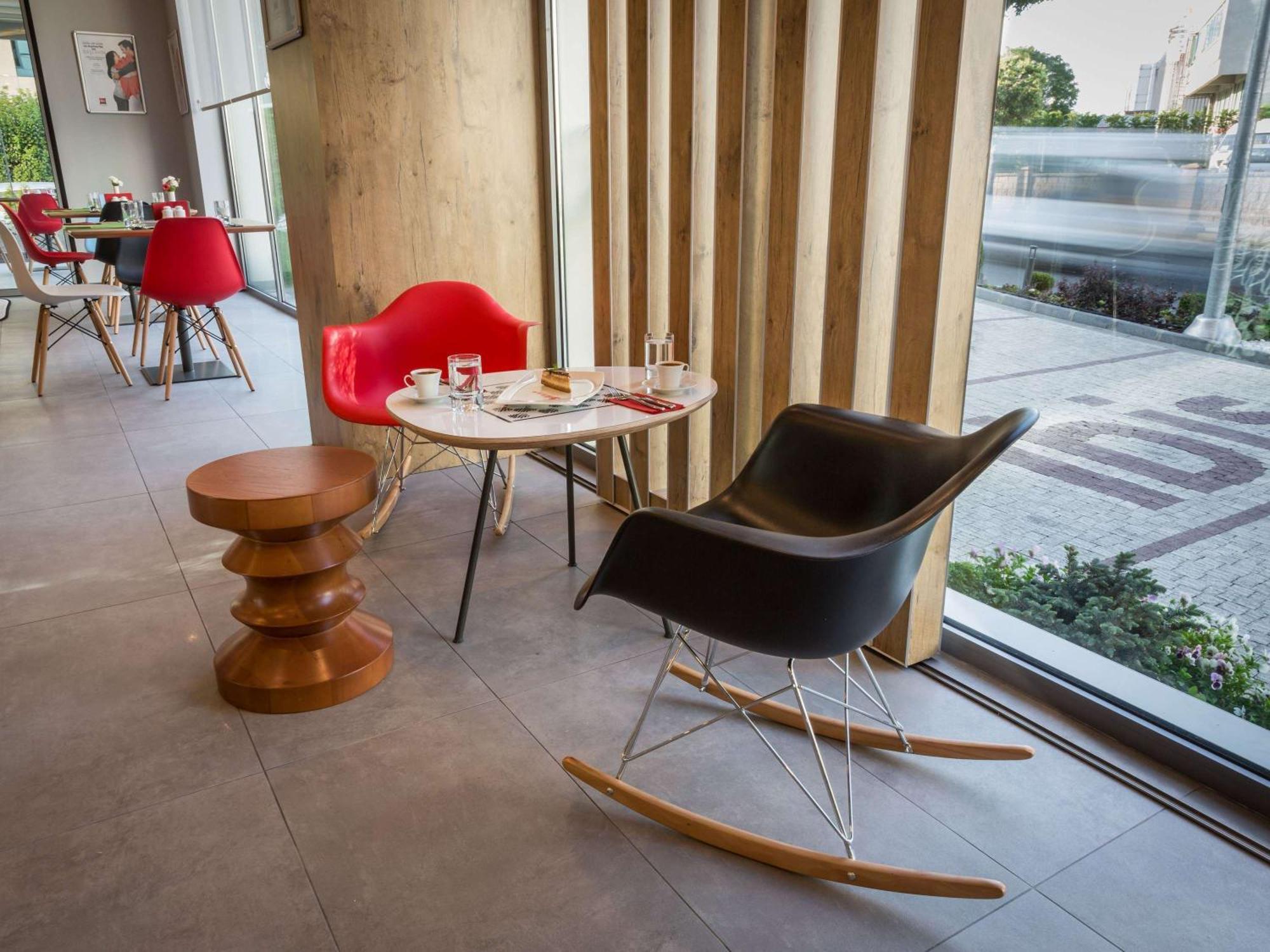 Ibis Istanbul West Hotel Bagian luar foto